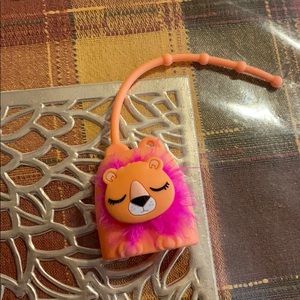 Lion hand sanitizer holder